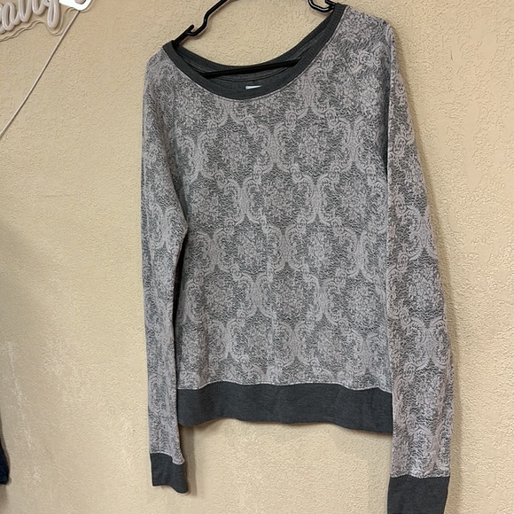 Kimchi Blue Womens Lace damask Crewneck Sweater size Large - Picture 3 of 6